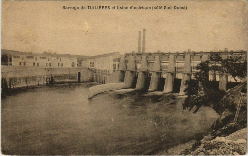 Carte postale ancienne Barrage de Tuilieres et Usine Electrique - Cote Sud-Ouest