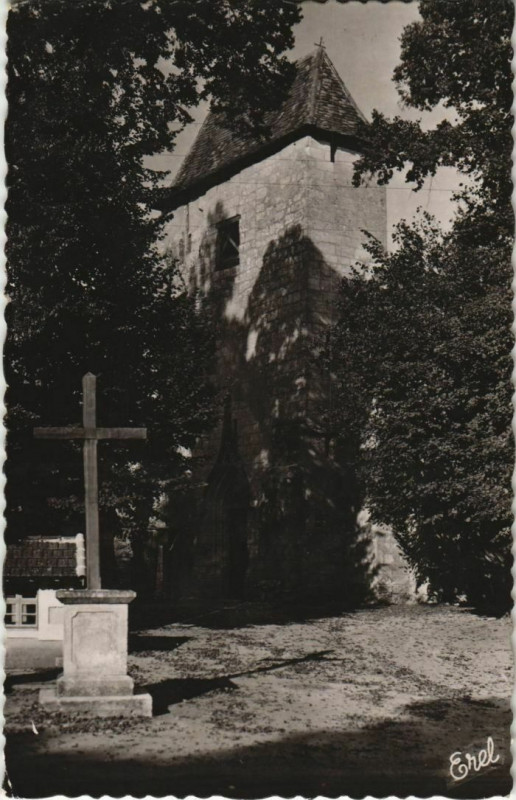 Carte postale ancienne Environs de Mussidan - Eglise de Sourzac à Mussidan