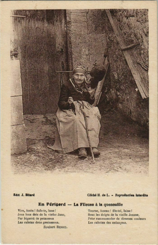 Carte postale ancienne En Perigord - La Fileuse a la Quenouille - Type