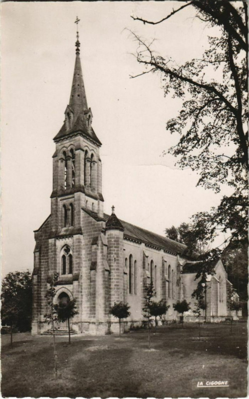 Carte postale ancienne Belves - Pelerinage de Capelou - La Chapelle