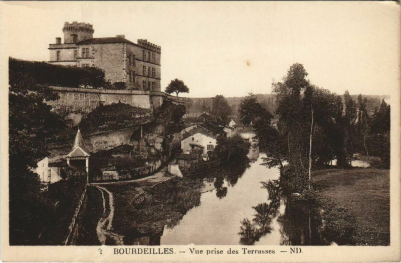 Carte postale ancienne Bourdeilles- vue prise des Terrasses France à Bourdeilles
