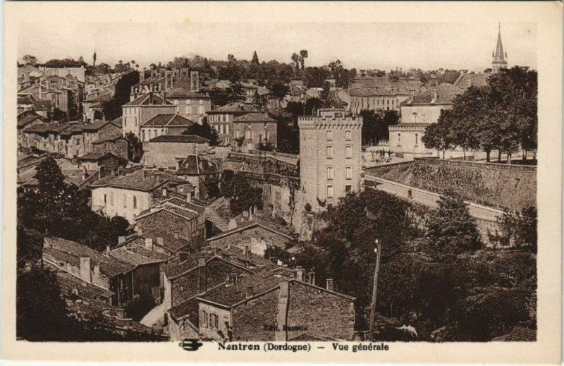 Carte postale ancienne Nontron- vue generale France à Nontron