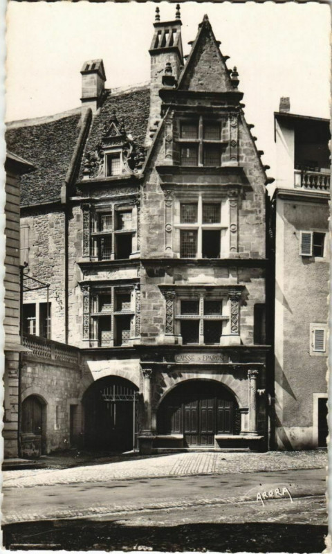 Carte postale ancienne Sarlat- Maison Renaissance au naquit France