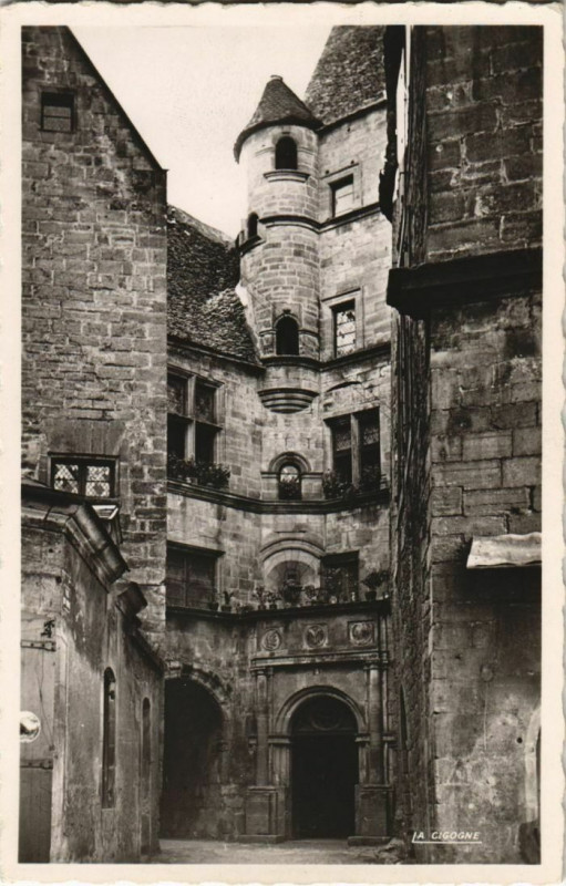 Carte postale ancienne Sarlat- Rue du Minage France