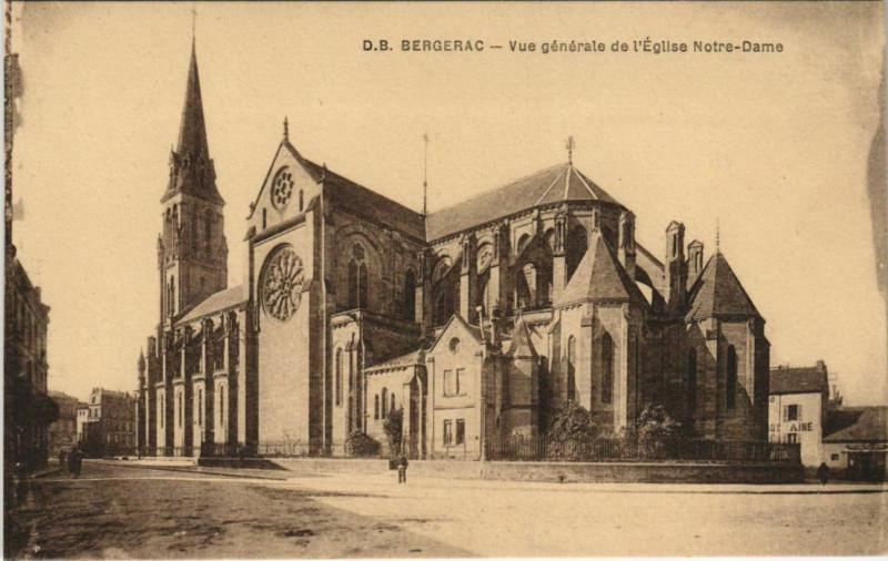 Carte postale ancienne Bergerac- Vue generale de l'Eglise Notre Dame France à Bergerac