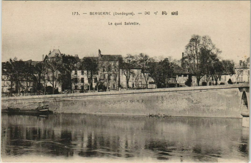Carte postale ancienne Bergerac- Le quai Salvette France à Bergerac