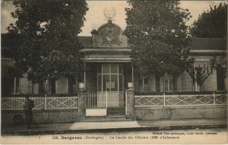 Carte postale ancienne Bergerac- Le Cercle des Officiers France à Bergerac
