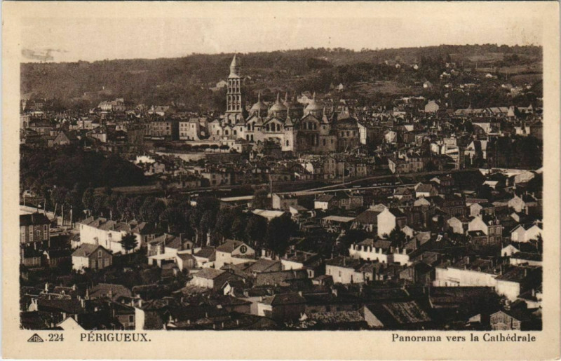 Carte postale ancienne Perigueux- Panorama vers la Cathedrale France à Périgueux