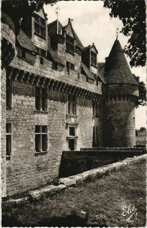 Carte postale ancienne Bergerac- Detail de la Facade du Chateau de Monbazillac France à Bergerac