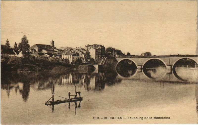Carte postale ancienne Bergerac- Faubourg de la Madeleine France à Bergerac