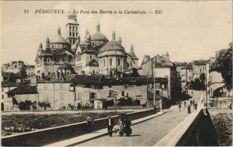 Carte postale ancienne Perigueux- Le Pont des Barris et la Cathedrale France à Périgueux