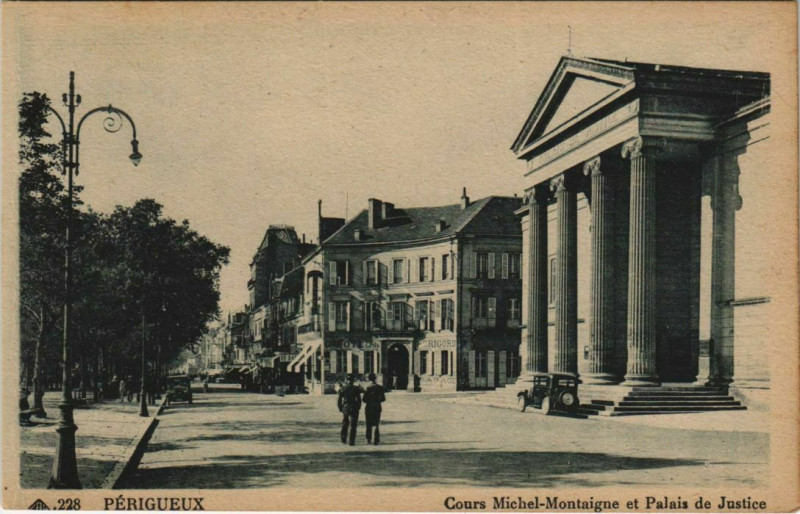 Carte postale ancienne Perigueux- Cours Michel Montaigne et Palais de Justice France à Périgueux