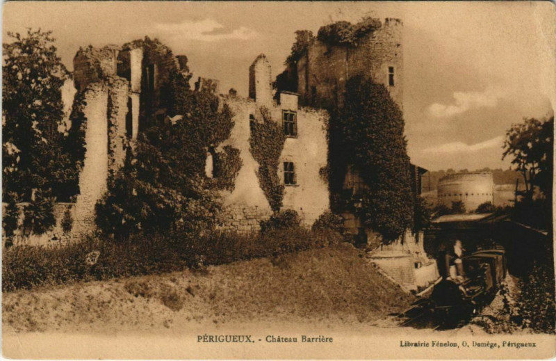 Carte postale ancienne Perigueux- Chateau Barriere France à Périgueux