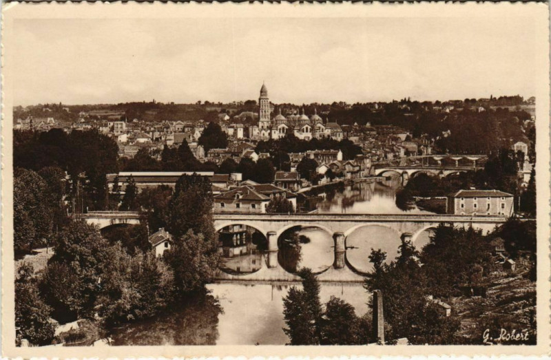 Carte postale ancienne Perigueux- vue generale France à Périgueux