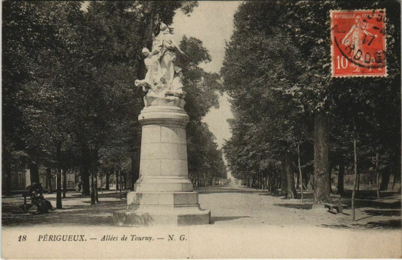 Carte postale ancienne Perigueux- Allee Tourny France à Périgueux