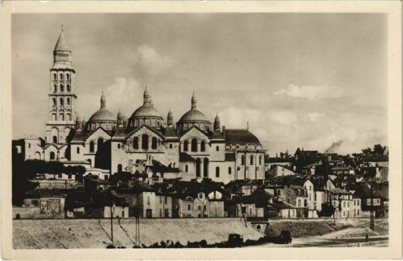 Carte postale ancienne Perigueux- Cathedrale Saint Front France à Périgueux