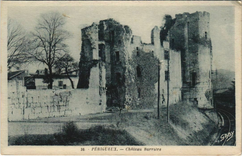 Carte postale ancienne Perigueux- Chateau Barriere France à Périgueux
