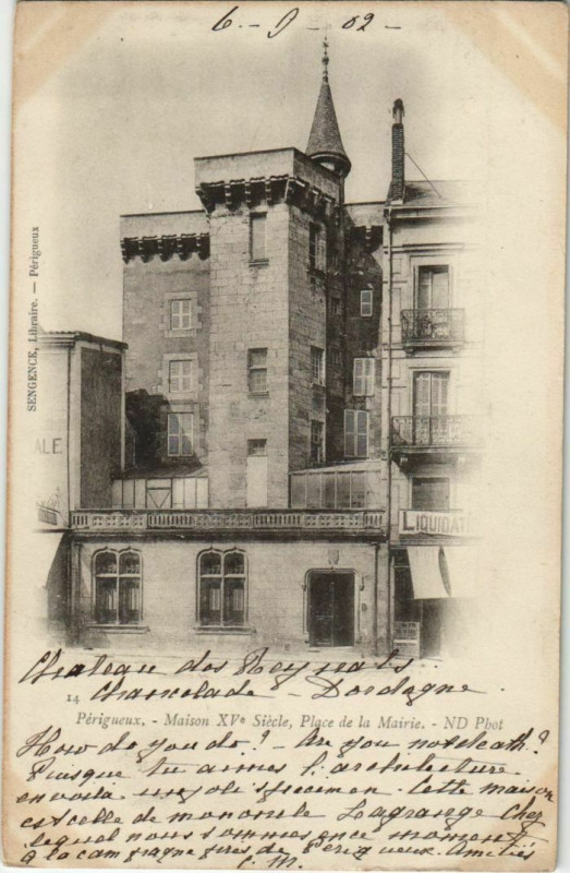 Carte postale ancienne Perigueux- Place de la Mairie France à Périgueux