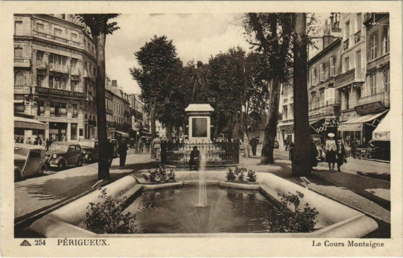 Carte postale ancienne Perigueux- Le Cours Montaigne France à Périgueux