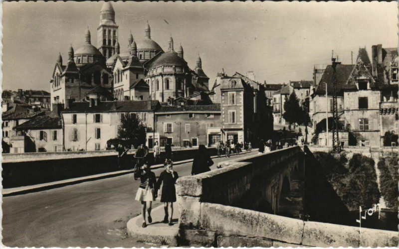 Carte postale ancienne Perigueux- Cathedrale Saint Front France à Périgueux