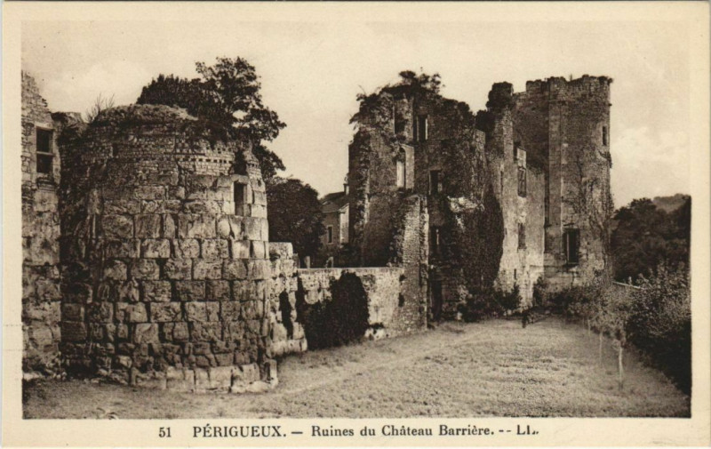 Carte postale ancienne Perigueux- Ruines du Chateau Barriere France à Périgueux