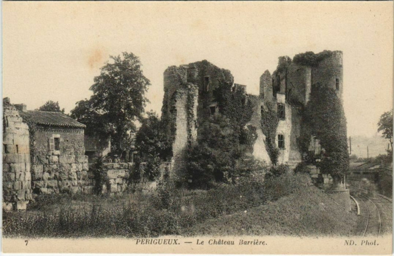 Carte postale ancienne Perigueux- Le Chateau Barriere France à Périgueux