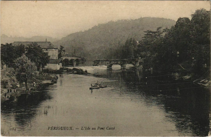 Carte postale ancienne Perigueux- Isle au Pont Casse France à Périgueux