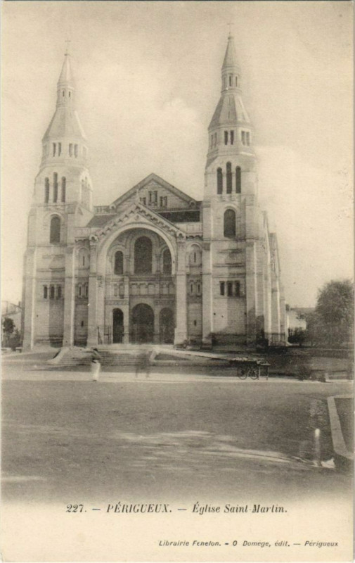 Carte postale ancienne Perigueux- Eglise Saint Martin France à Périgueux