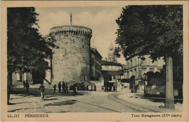 Carte postale ancienne Perigueux- Tour Mataguerre France à Périgueux