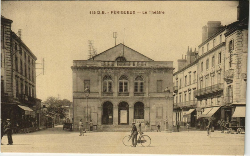 Carte postale ancienne Perigueux- Le Theatre France à Périgueux