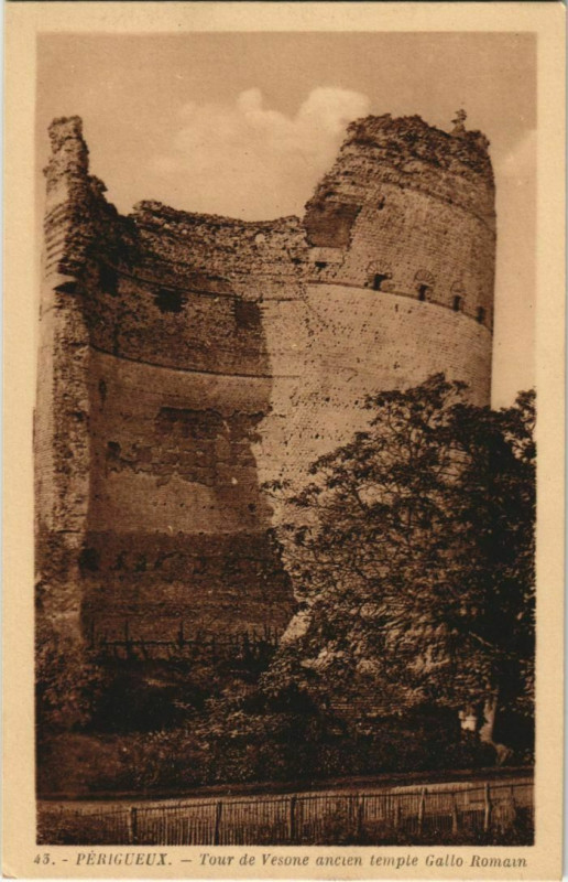 Carte postale ancienne Perigueux- Tour de Vesone ancien temple Gallo Romain France à Périgueux