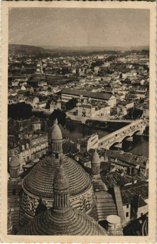 Carte postale ancienne Perigueux- Le Quartier Saint-Georges&Pont des Barris France à Périgueux