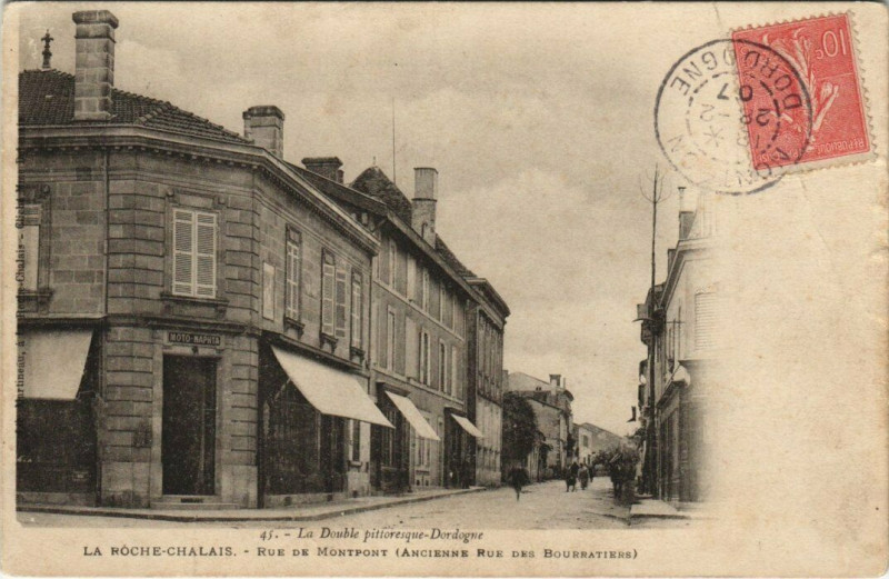 Carte postale ancienne La Roche-Chalais - Rue de Montpont à La Roche-Chalais