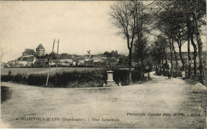 Carte postale ancienne Badefols-D'Ans - Vue générale à Badefols-d'Ans