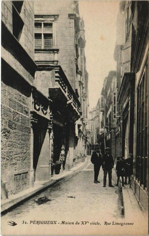 Carte postale ancienne Perigueux - Maison du Xv siecle Rue Limogeanne à Périgueux