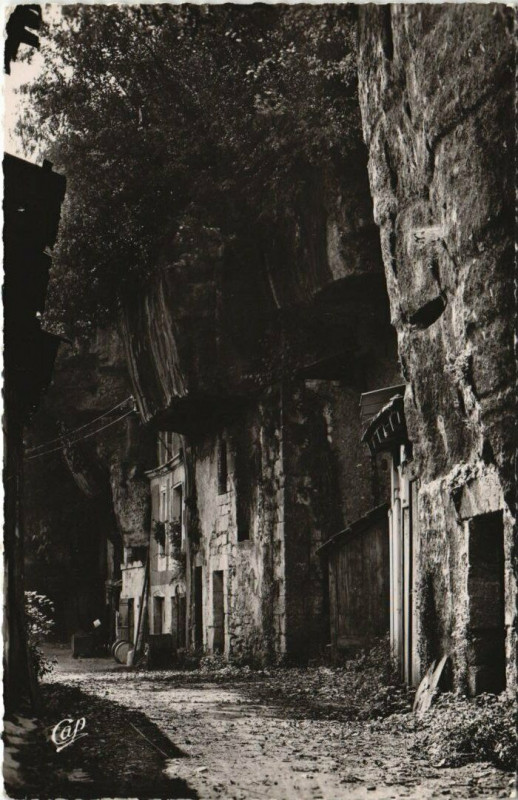 Carte postale ancienne Brantome - Maisons Troglodytes