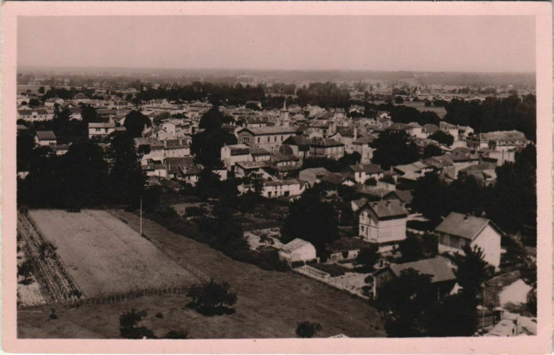 Carte postale ancienne Montpon-sur-l'Isle Vue générale
