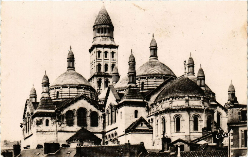 Carte postale ancienne Perigueux - Les Clochetons de la Cathedrale Saint-Front à Périgueux