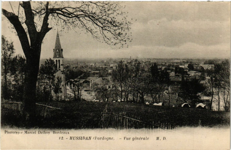 Carte postale ancienne Mussidan - Vue générale à Mussidan
