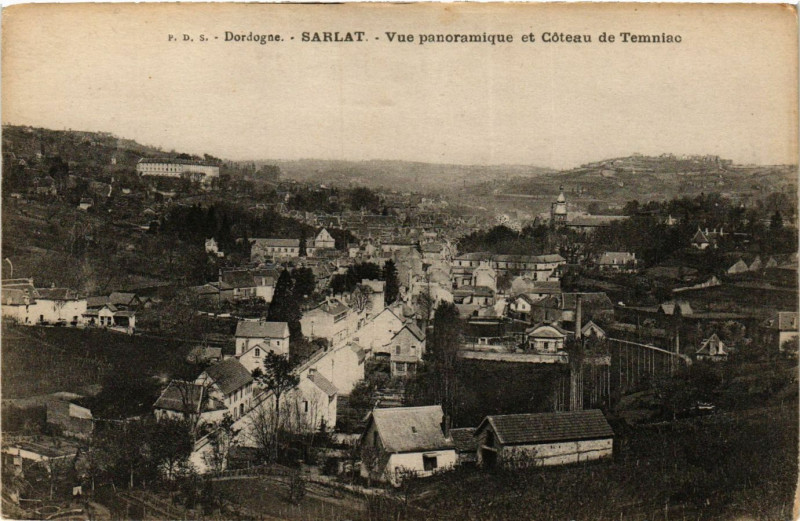 Carte postale ancienne Dordogne - Sablat - Vue panoramique et Chateau de Temniac