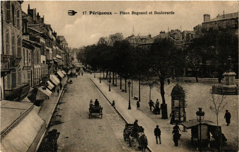 Carte postale ancienne Perigueux - Place Bugeaud et Boulevards à Périgueux