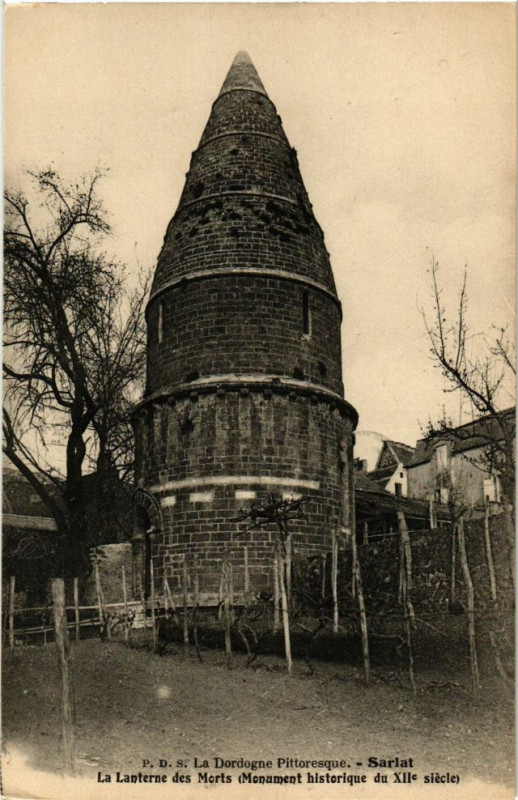 Carte postale ancienne Sarlat-La Lanterne des Morts