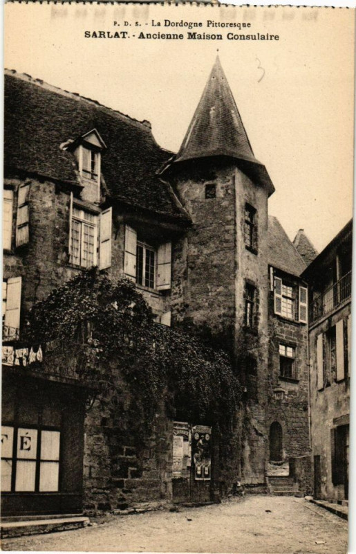 Carte postale ancienne Sarlat-Ancienne Maison Consulaire