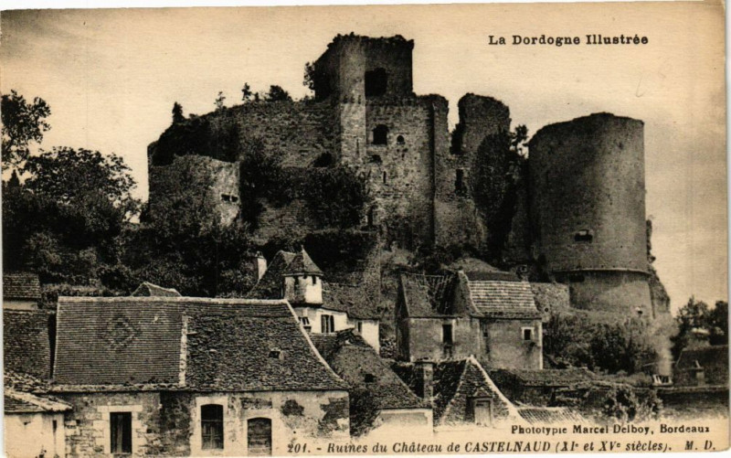 Carte postale ancienne Ruines du Chateau de Castelnaud