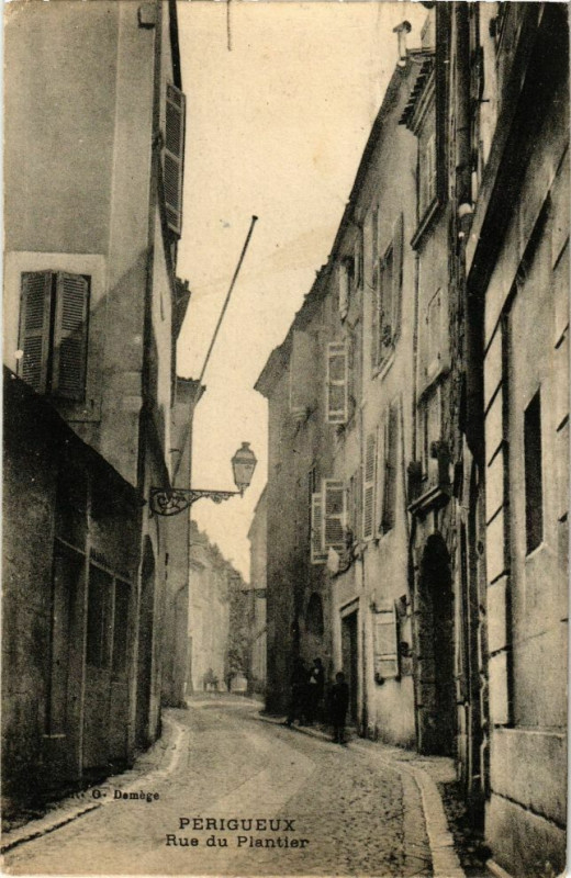 Carte postale ancienne Perigueux-Rue du Plantier à Périgueux