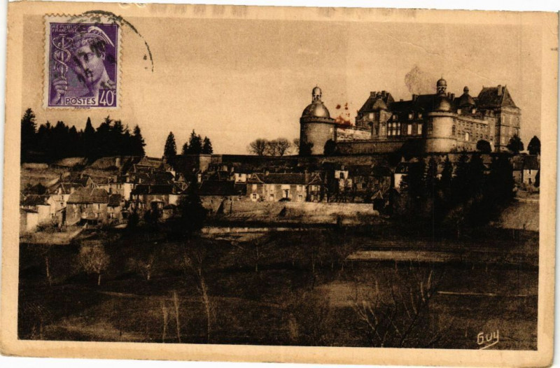 Carte postale ancienne Hautefort-Vue générale à Hautefort