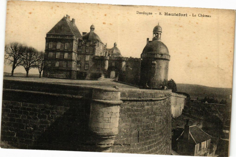 Carte postale ancienne Hautefort-Le Chateau à Hautefort