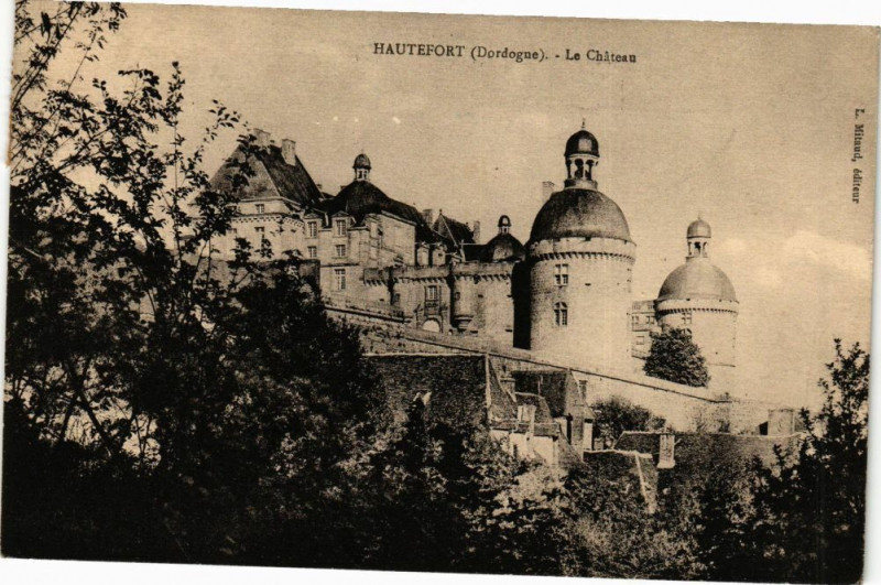 Carte postale ancienne Hautefort-Le Chateau à Hautefort