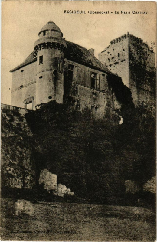 Carte postale ancienne Excideuil-Le Petit Chateau à Excideuil
