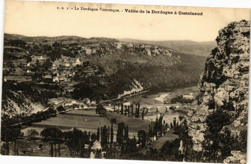 Carte postale ancienne Dordogne - Vallée de la Dordogne a Castelnaud